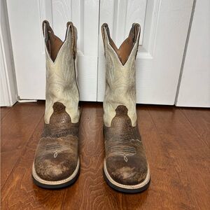 Ariat Women’s Fatbaby Distressed Brown and Cream Western Boots- Size 10